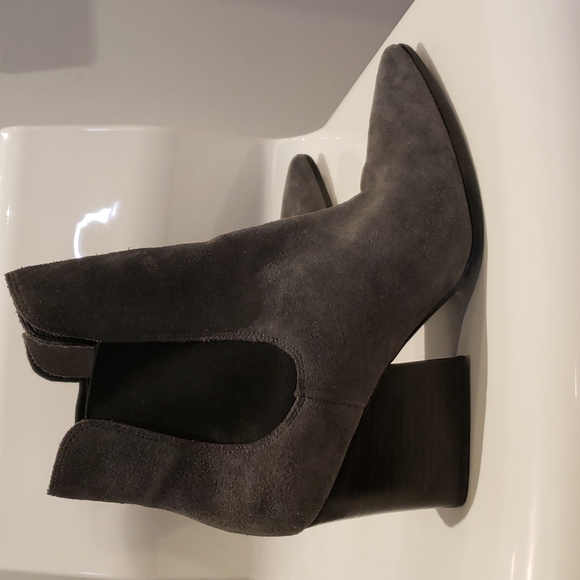 Kendall + Kylie Grey Suede Finley Boots – 10 - Picture 3 of 6